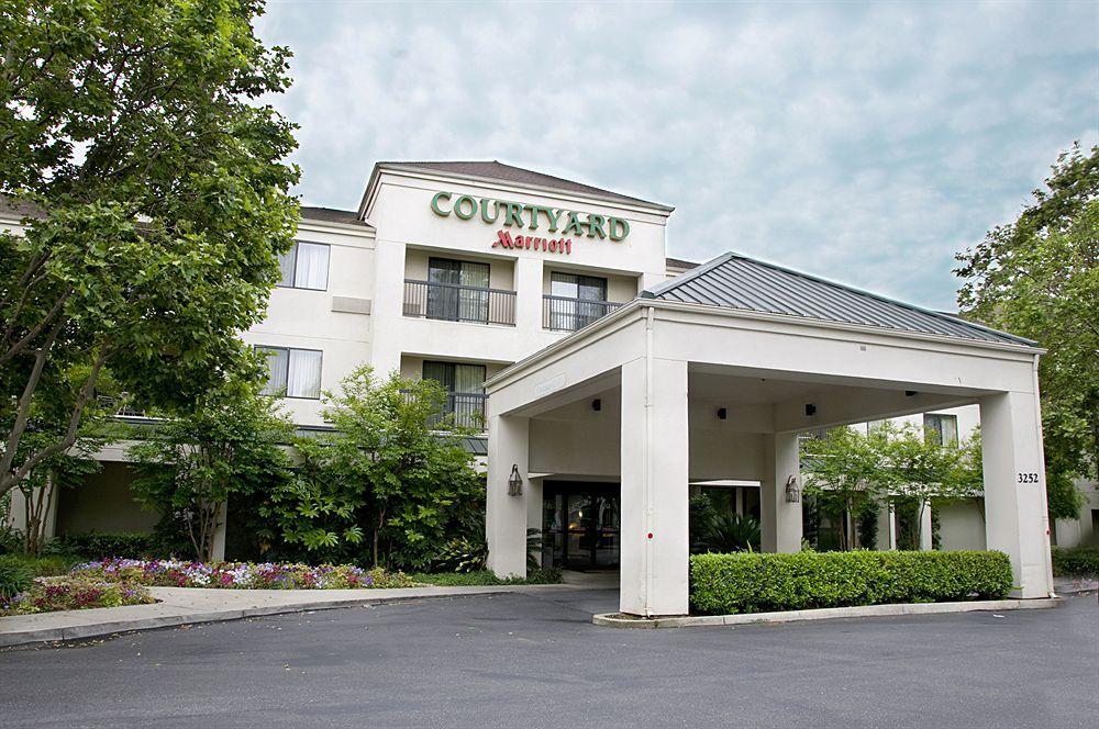 คอร์ตยาร์ด สต็อกตัน Hotel ภายนอก รูปภาพ
