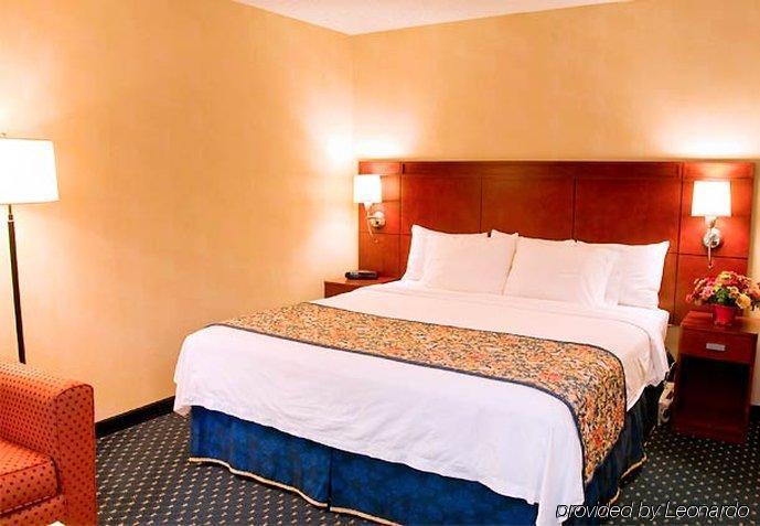 คอร์ตยาร์ด สต็อกตัน Hotel ภายนอก รูปภาพ